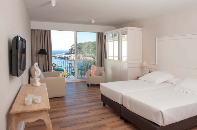 Double room with sea views